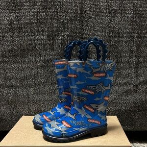 Member’s Mark Toddler Boys Light Up Rain Boots Blue/Grey/Orange Sharks size 7/8T